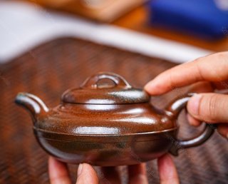 獨(dú)家首發(fā)，品名：線(xiàn)圓。泥料：極品紫泥（