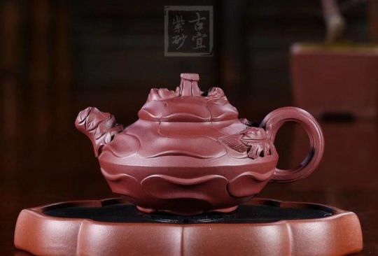 《風卷葵》宜興紫砂壺高級工藝美術(shù)師純手工風卷葵底槽青紫砂茶壺